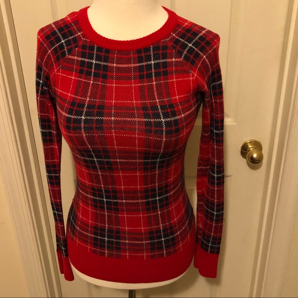Long sleeve plaid sweater
